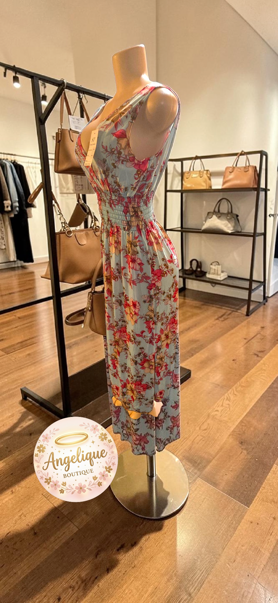 Vestido Floral Midi — Elegancia Suave y Comodidad en Movimiento