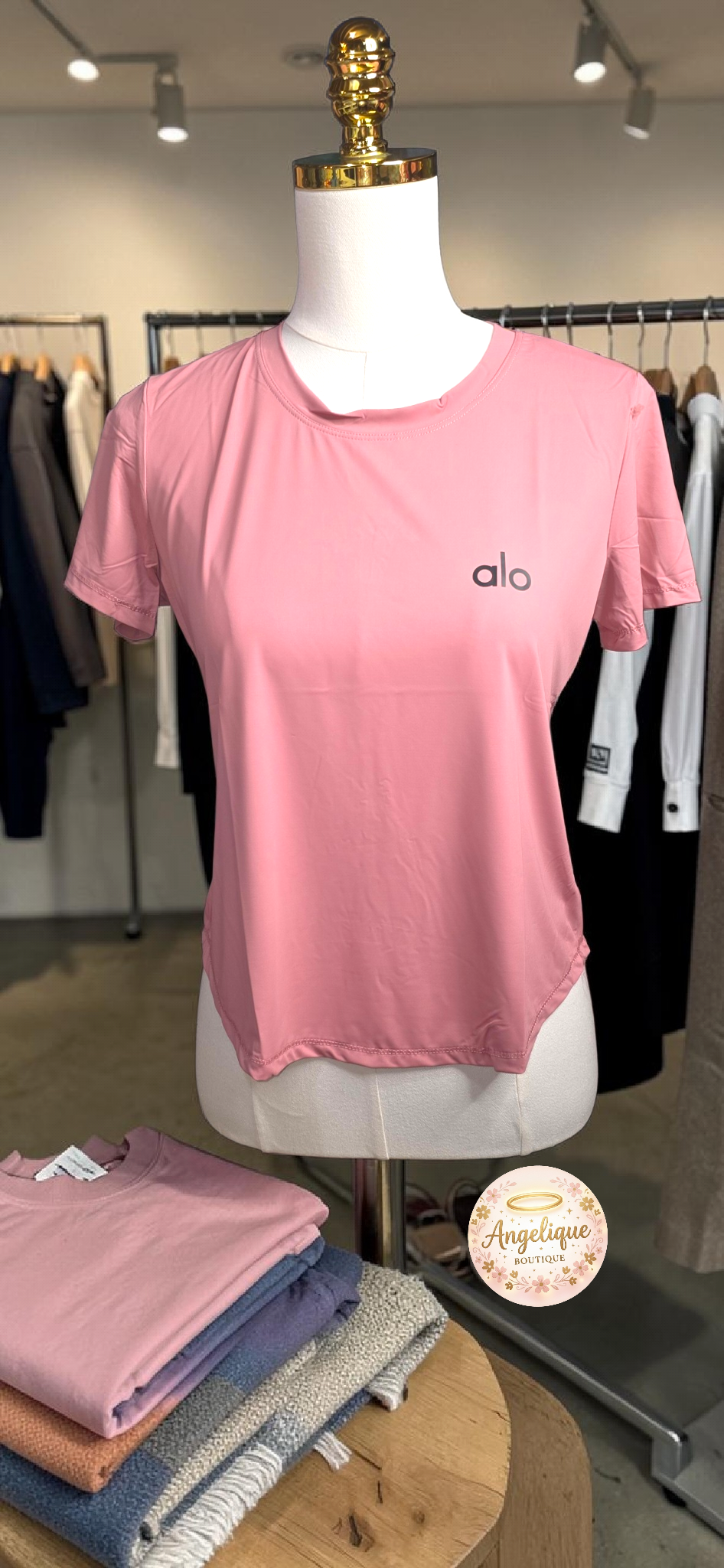 Camiseta Cropped Deportiva Manga Corta Inspirada en el Estilo Activewear de Lujo