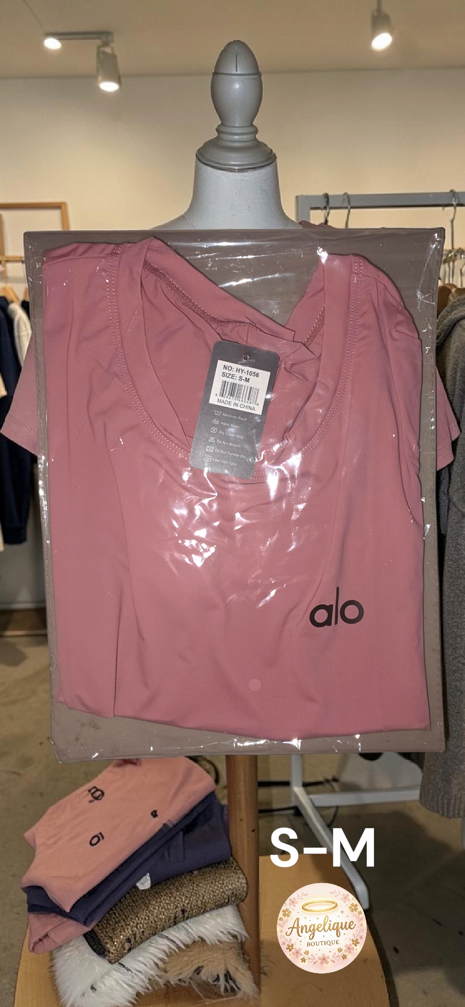 Camiseta Cropped Deportiva Manga Corta Inspirada en el Estilo Activewear de Lujo