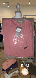 Camiseta Cropped Deportiva Manga Corta Inspirada en el Estilo Activewear de Lujo