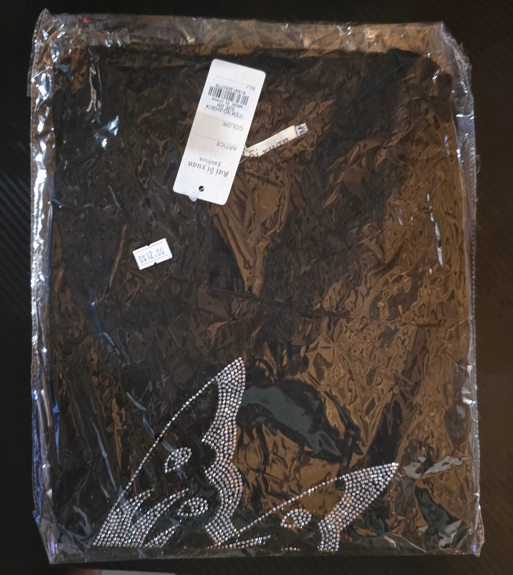 Blusa Semilarga de Piedrería Mariposa – Escote en Hombros y Cuello Semiredondo