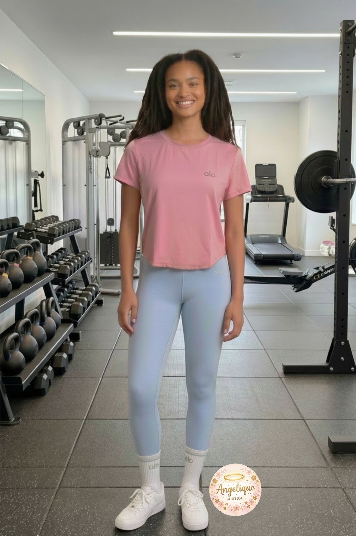 Camiseta Cropped Deportiva Manga Corta Inspirada en el Estilo Activewear de Lujo