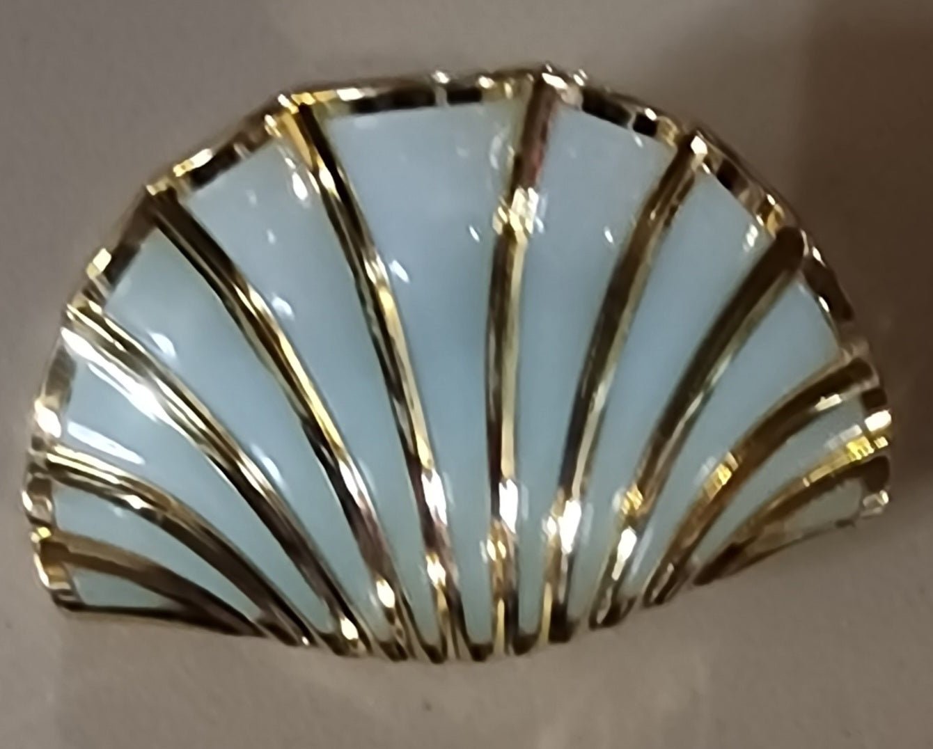 Gold Seashell Hair Clip – 4 Colors - Angelique Boutique