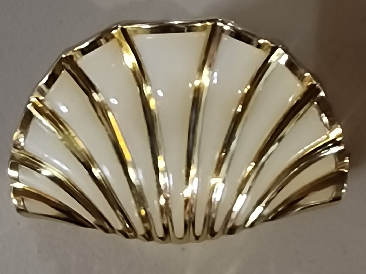 Gold Seashell Hair Clip – 4 Colors - Angelique Boutique