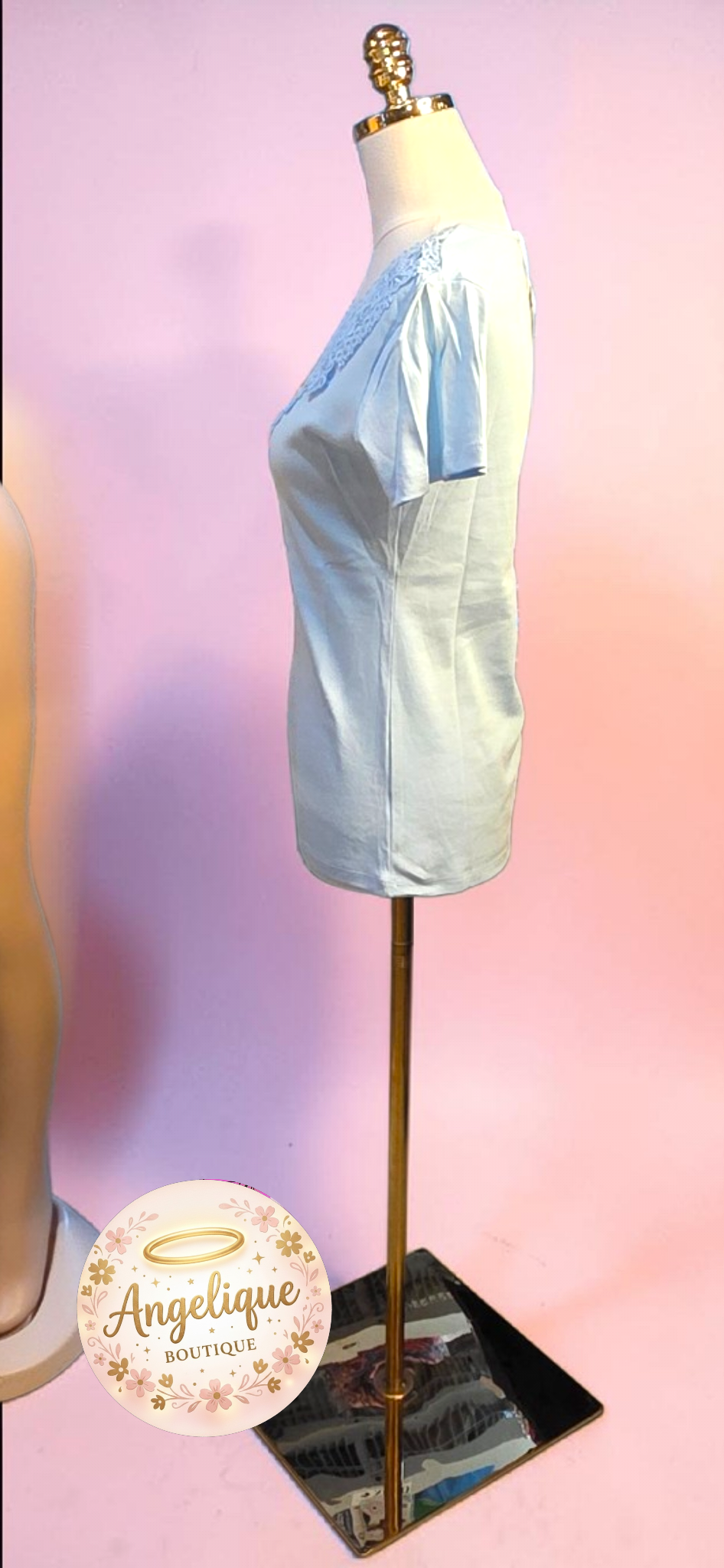 Blusa Manga Corta Bordada con Encaje, Crochet y Mariposa en Lentejuelas – 95% Algodón / 5% Spandex