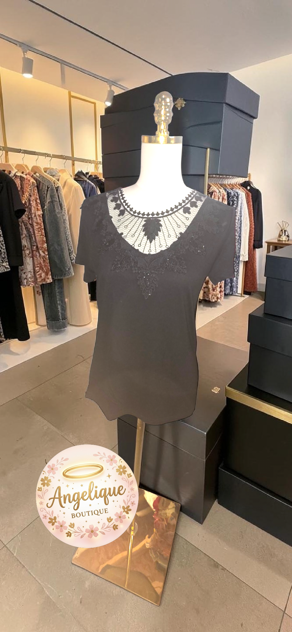 Blusa con Decoración Semi-Tejida en el Cuello y Brillo