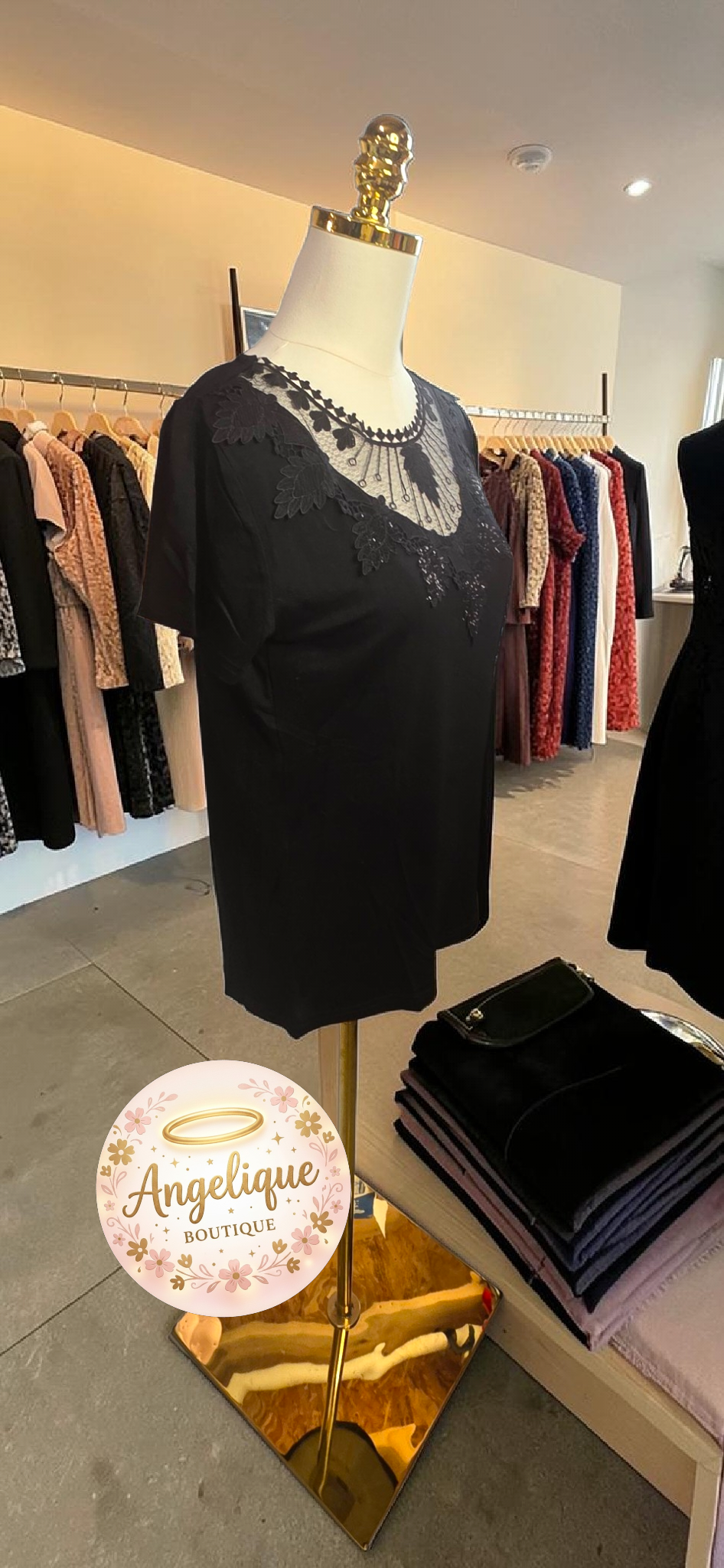 Blusa con Decoración Semi-Tejida en el Cuello y Brillo