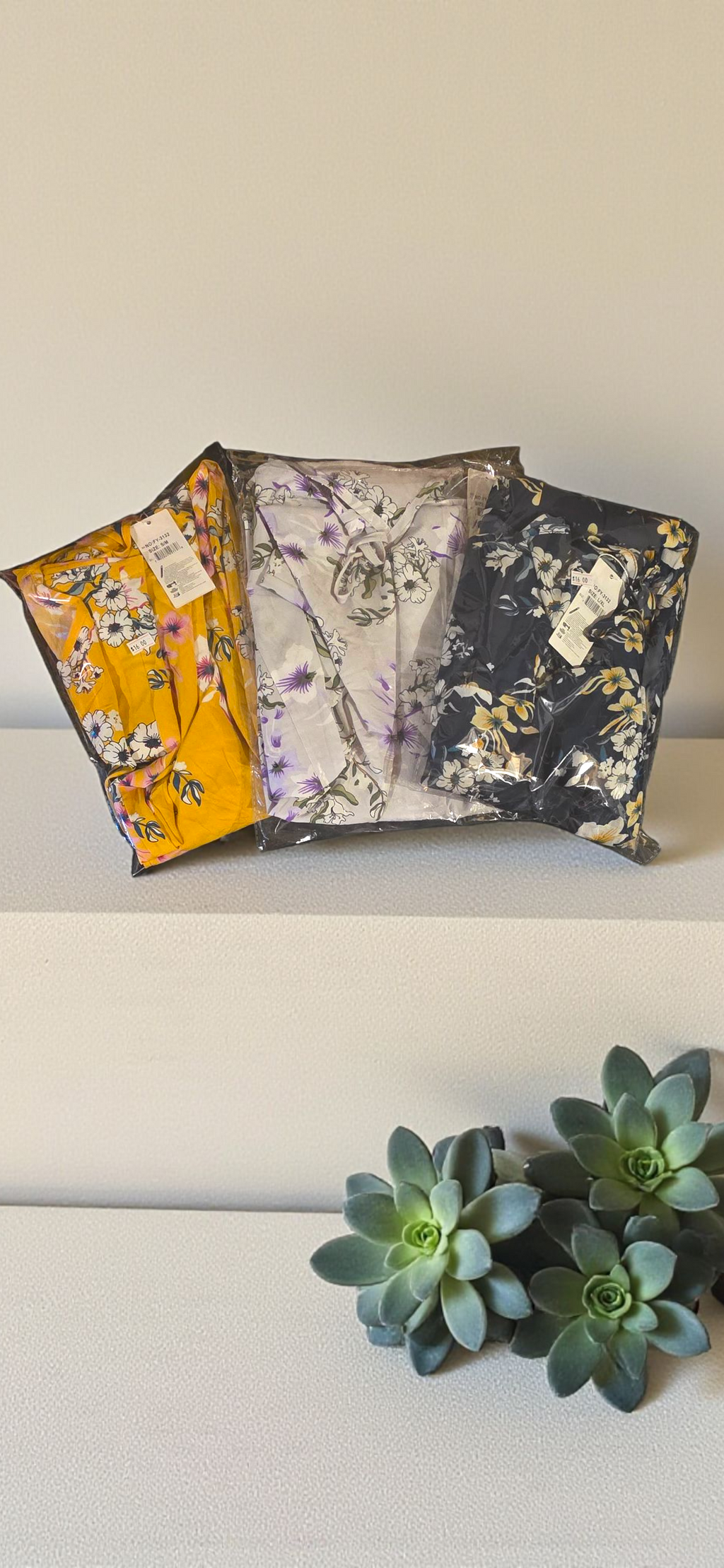Enterizo Floral con Escote en la Espalda – 95% Poliéster / 5% Elastano