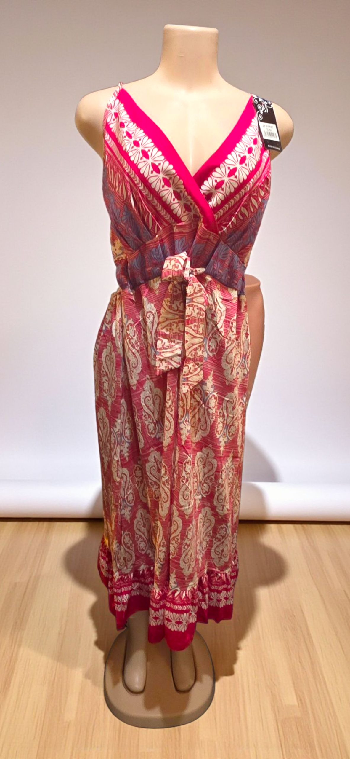 Vestido Largo Floral – 80% Algodón / 20% Poliéster