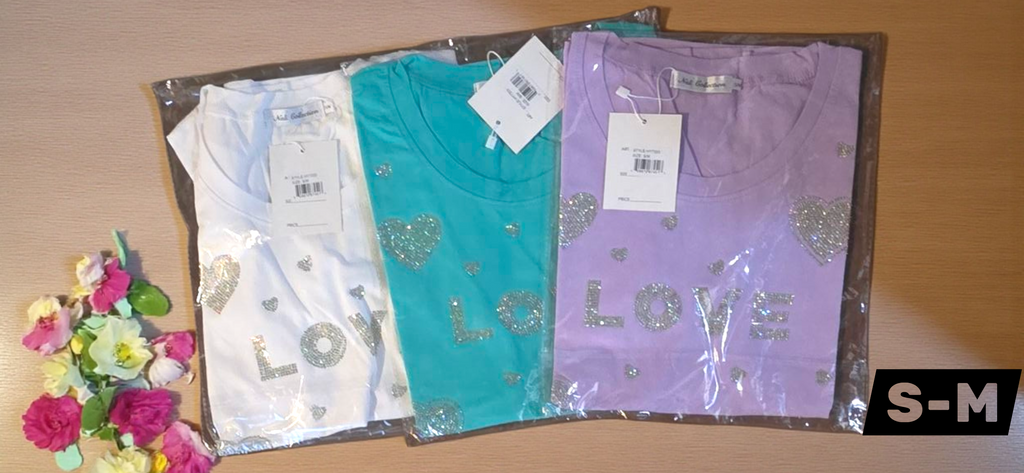 Blusa de Pedrería con Estampado LOVE | Glamour y Estilo