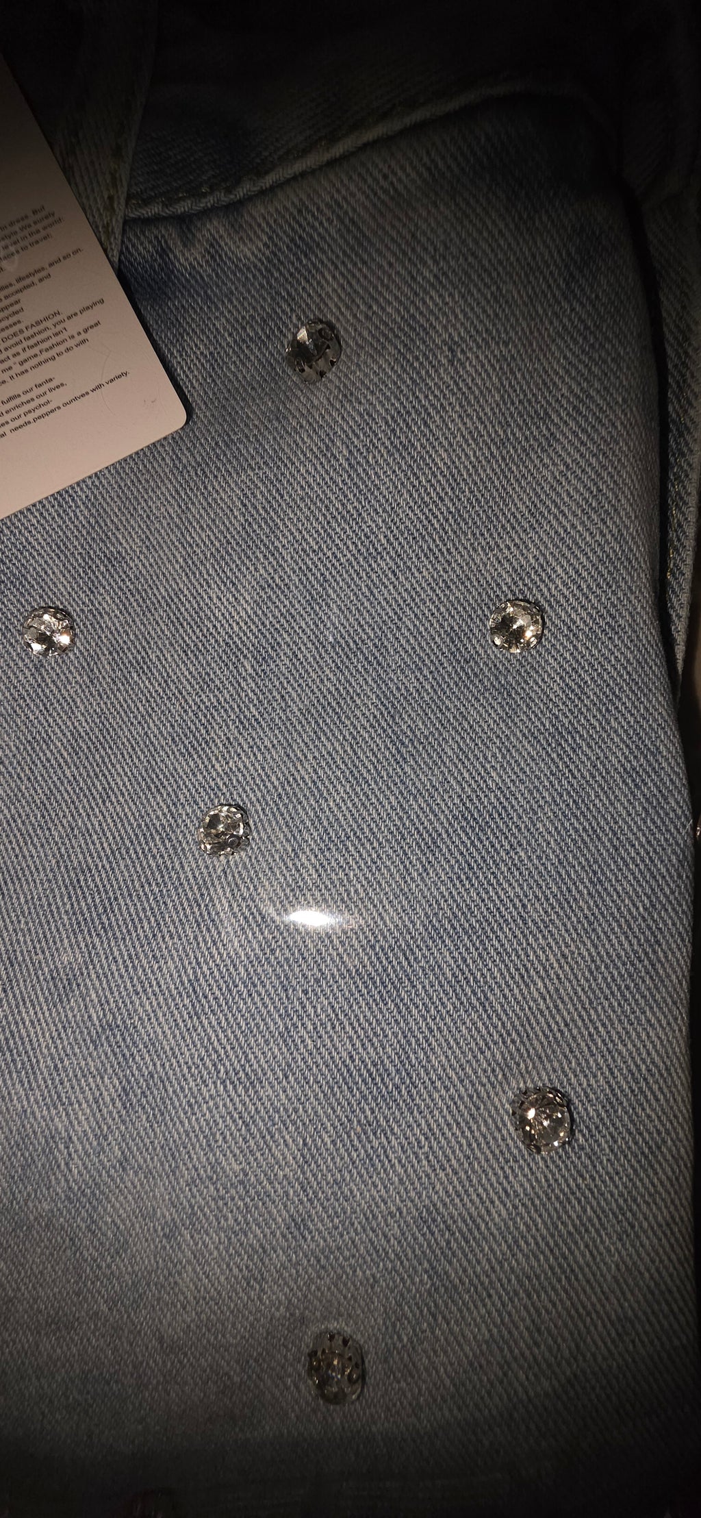 Pantalon jean corto con diamantes y piedreria