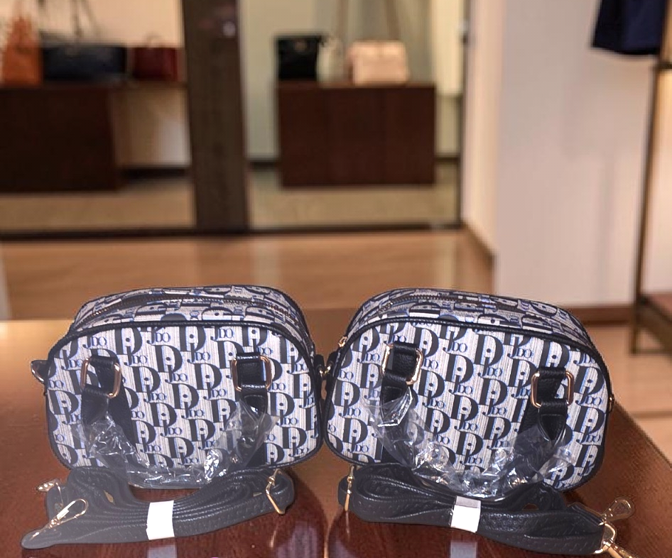 Cartera Grande Espaciosa 👜 | Múltiples Compartimentos | Cinta Ajustable | Negro