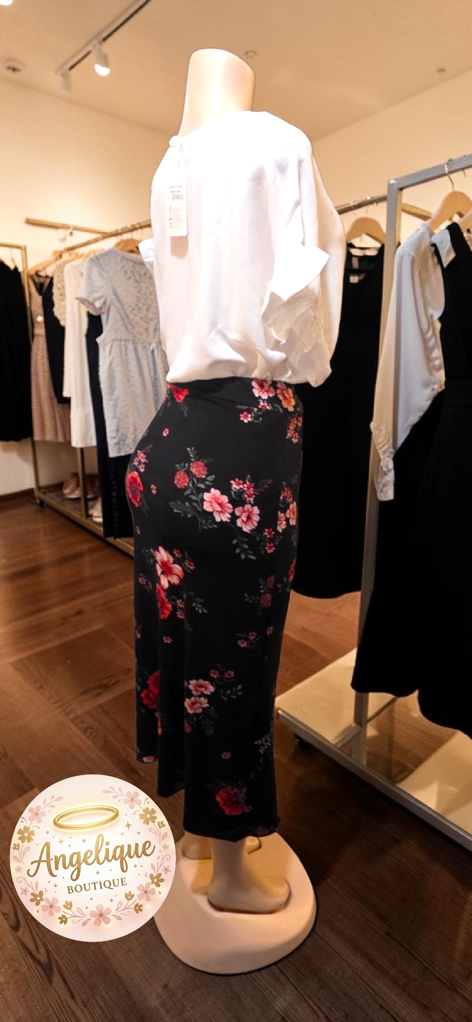 Falda Floral Estampada – 97% Poliéster / 3% Spandex