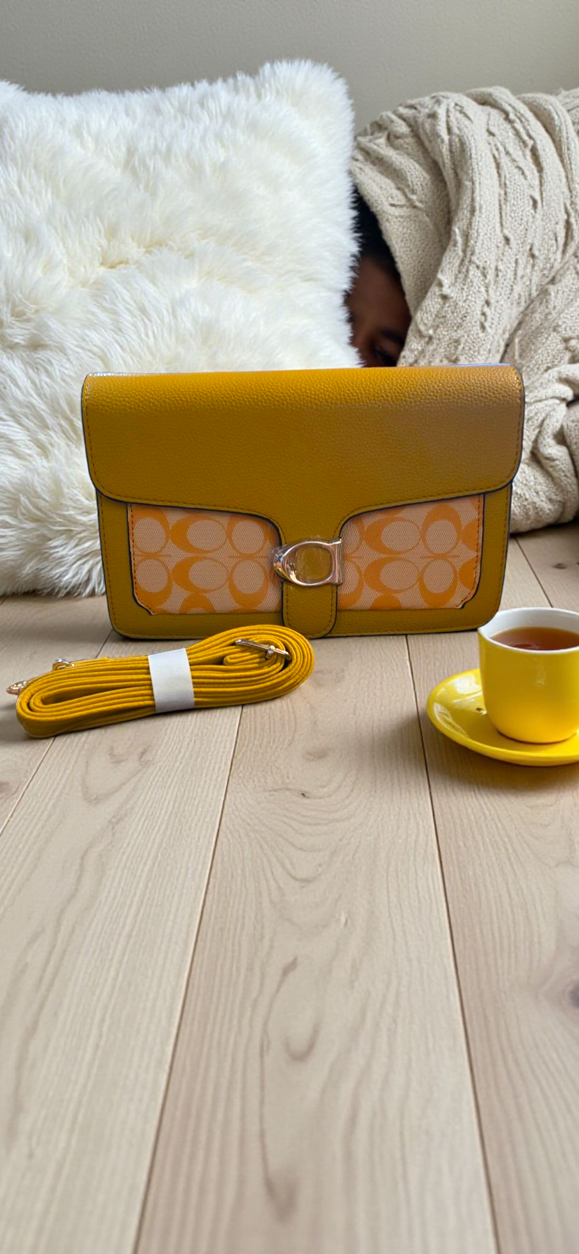 Cartera Signature — Lujo Moderno en Piel Vegana