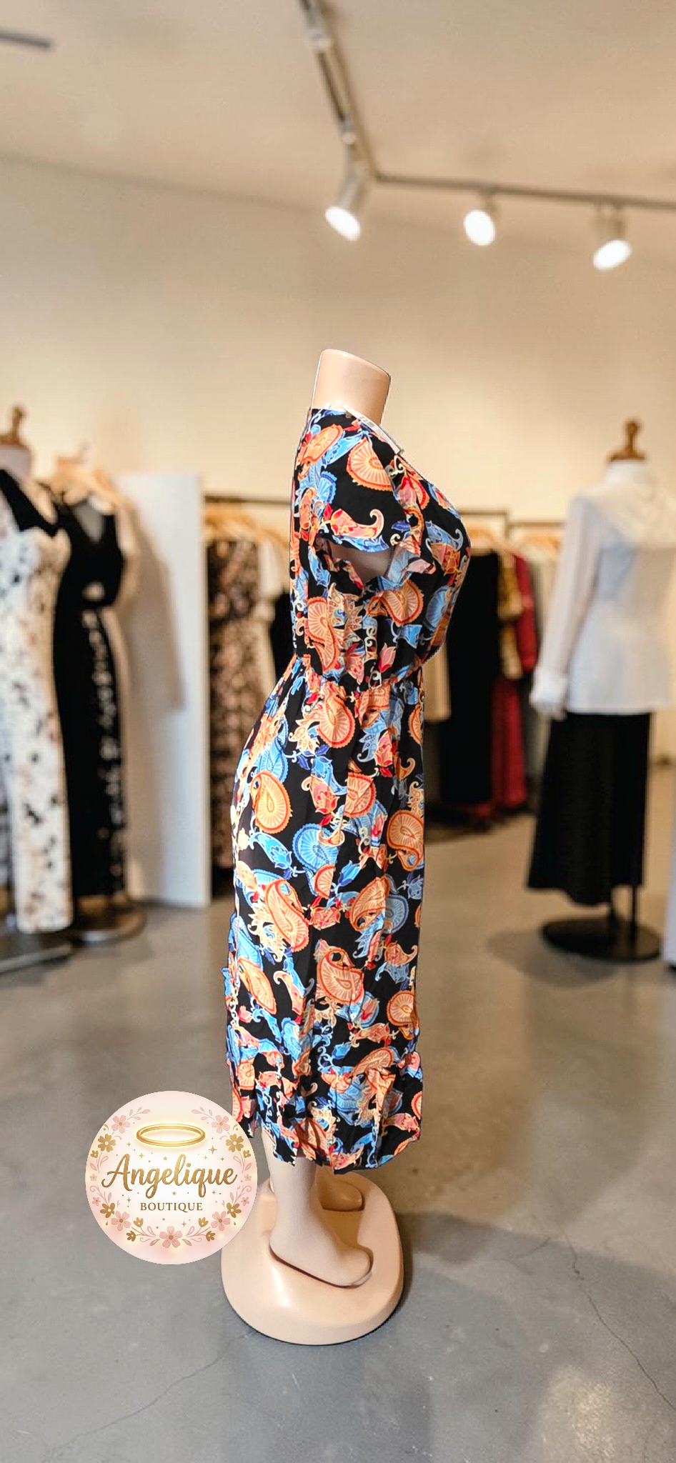 Vestido Floral con Cuello en V y Stretch